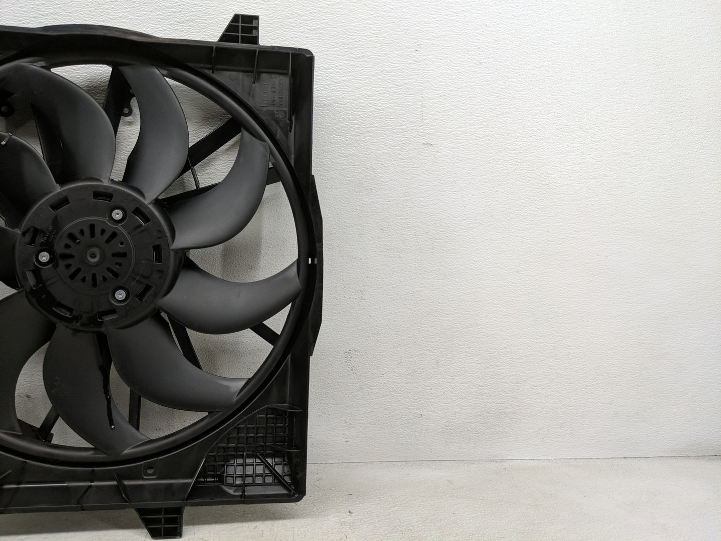 2021-2022 Jeep Wrangler Electric Radiator Cooling Fan Motor Assembly P/N:68272755AD Fits Fits 2021 2022 OEM Used Auto Parts 