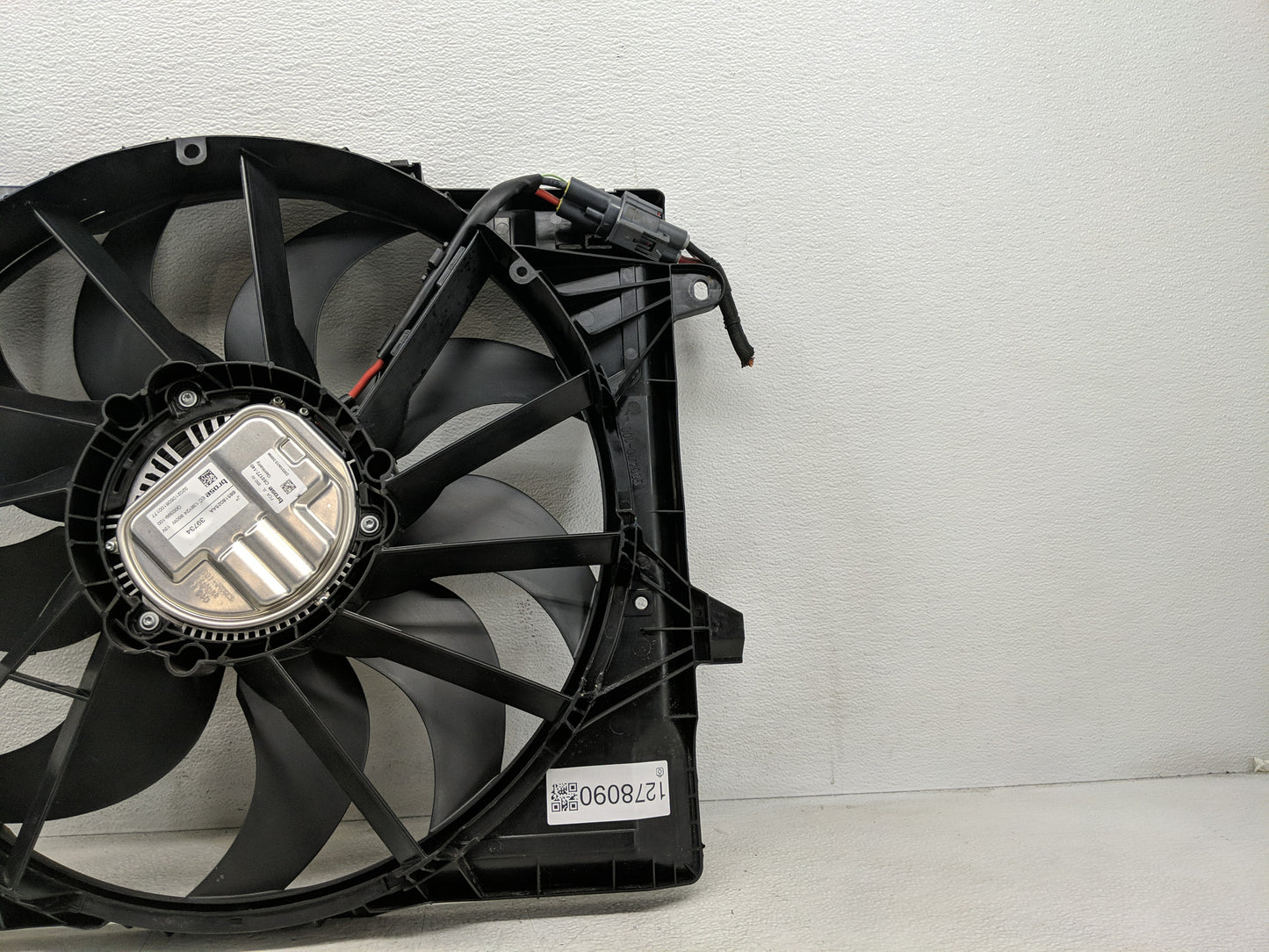 2021-2022 Jeep Wrangler Electric Radiator Cooling Fan Motor Assembly P/N:68518025AA C65177-140 Fits Fits 2021 2022 OEM Used 