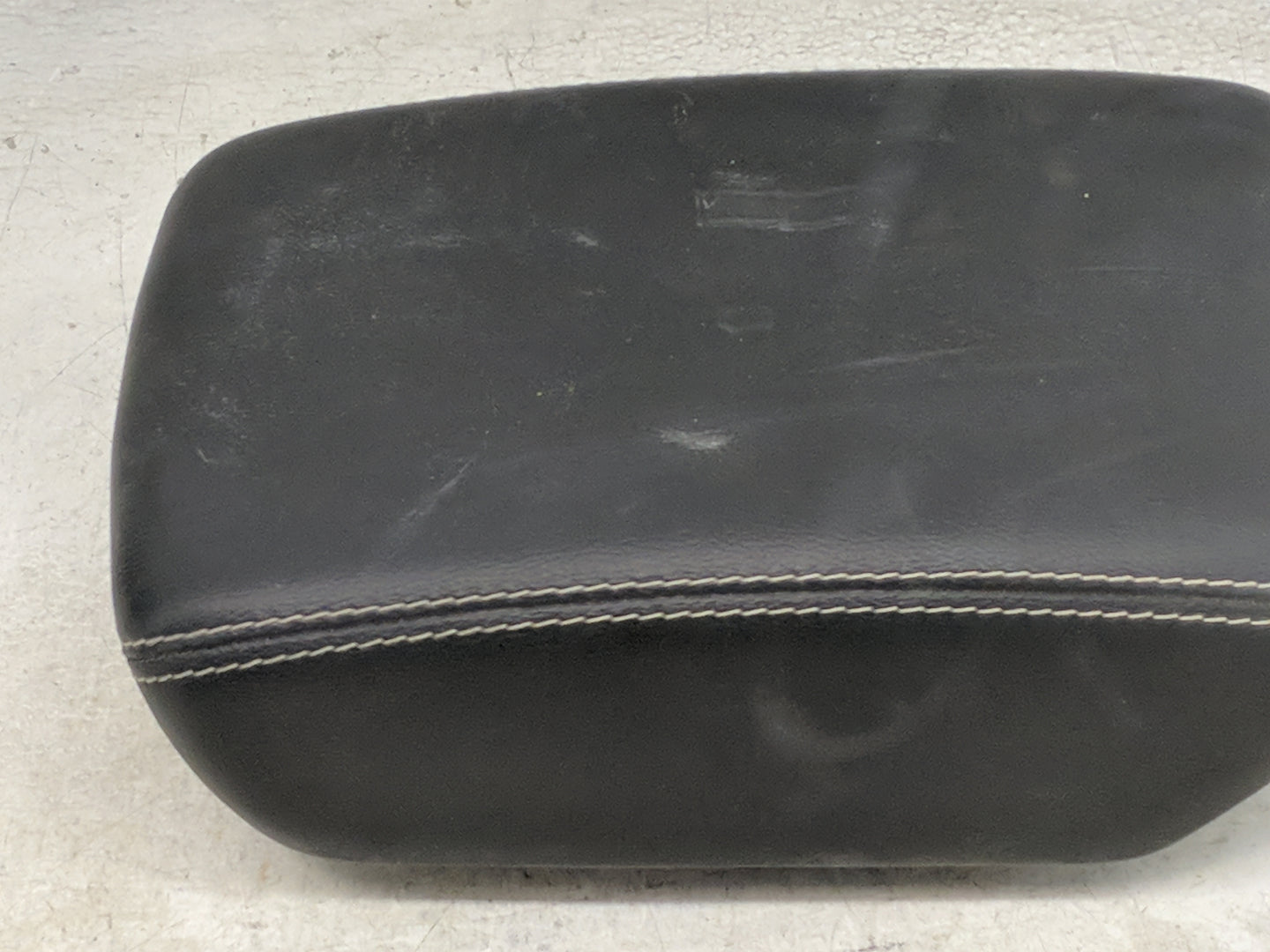 2021 Jeep Wrangler Center Console Armrest Cover Lid Fits OEM Used Auto Parts - Oemusedautoparts1.com