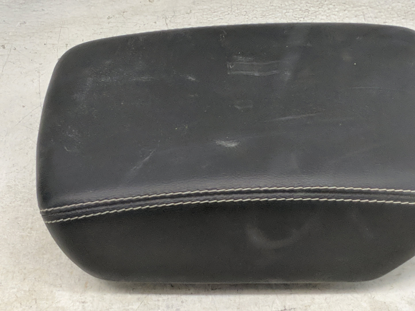 2021 Jeep Wrangler Center Console Armrest Cover Lid Fits OEM Used Auto Parts - Oemusedautoparts1.com