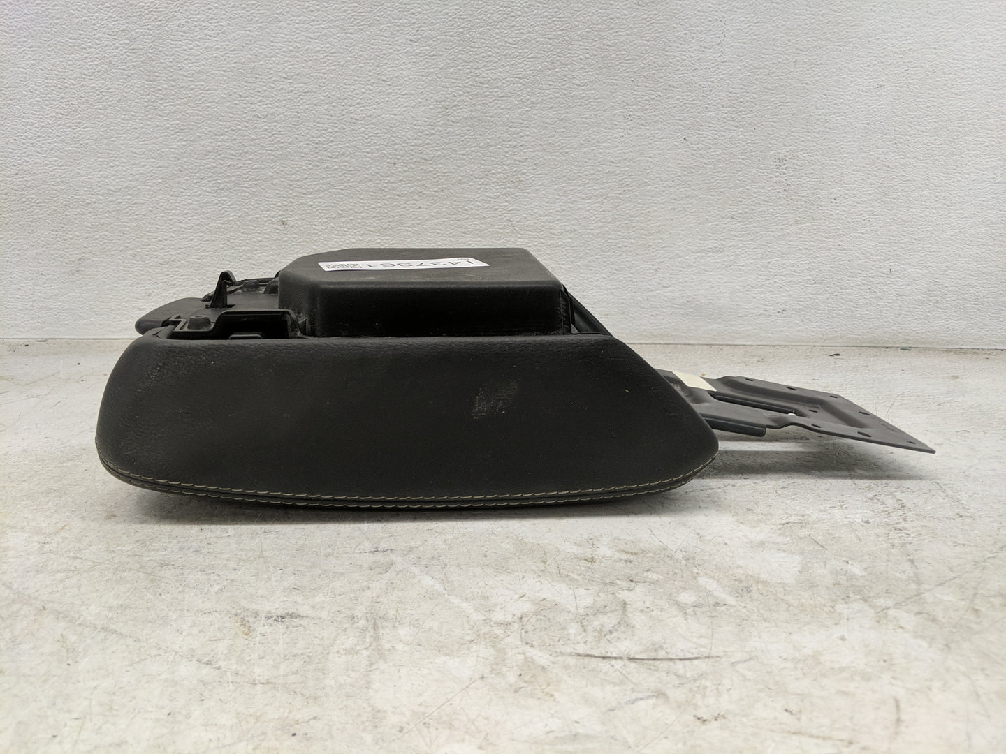 2021 Jeep Wrangler Center Console Armrest Cover Lid Fits OEM Used Auto Parts - Oemusedautoparts1.com