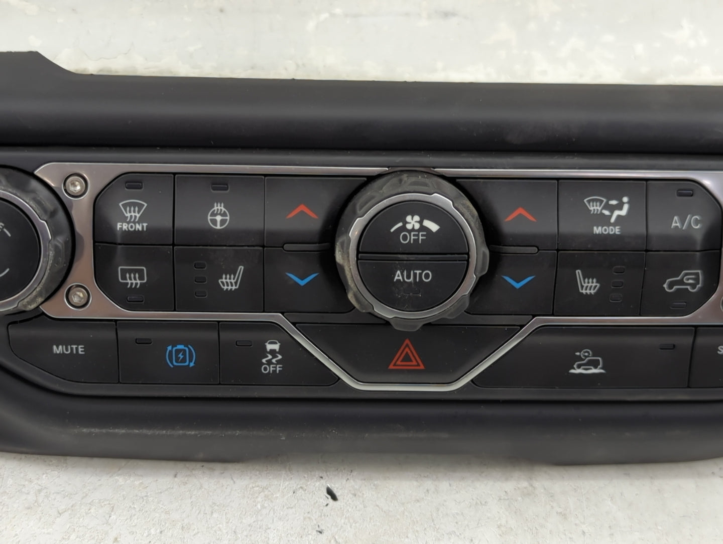 2021-2022 Jeep Wrangler Climate Control Module Temperature AC/Heater Replacement P/N:P6SX95DX9AD T317010900 Fits Fits 2021 2