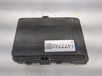 compare product 2021 Jeep Wrangler Fusebox Fuse Box Panel Relay Module P/N:13814412 13748474, 13748475 Fits OEM Used Auto Parts