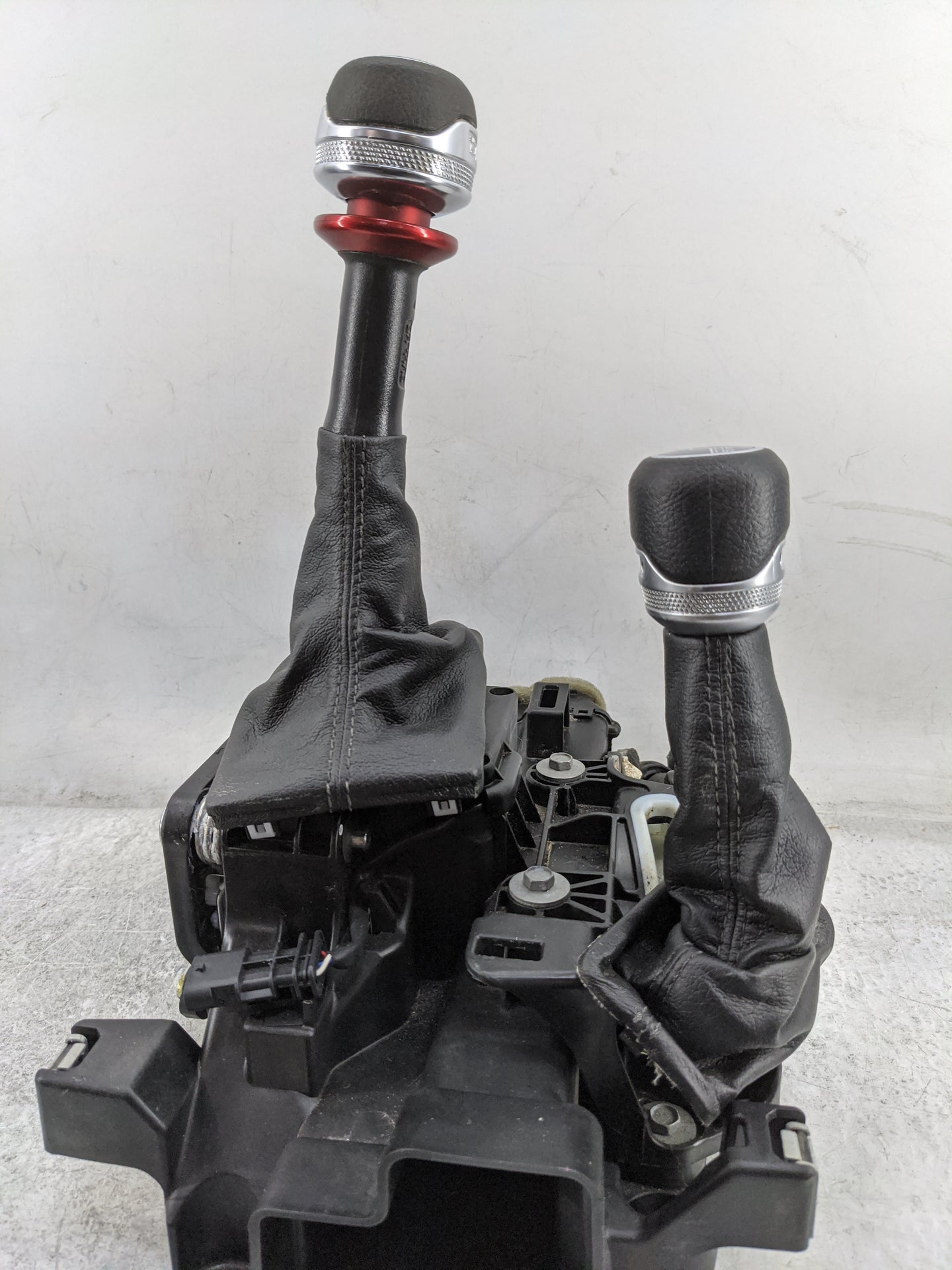 2021 Jeep Wrangler Floor Console Assembly Shifter - Oemusedautoparts1.com