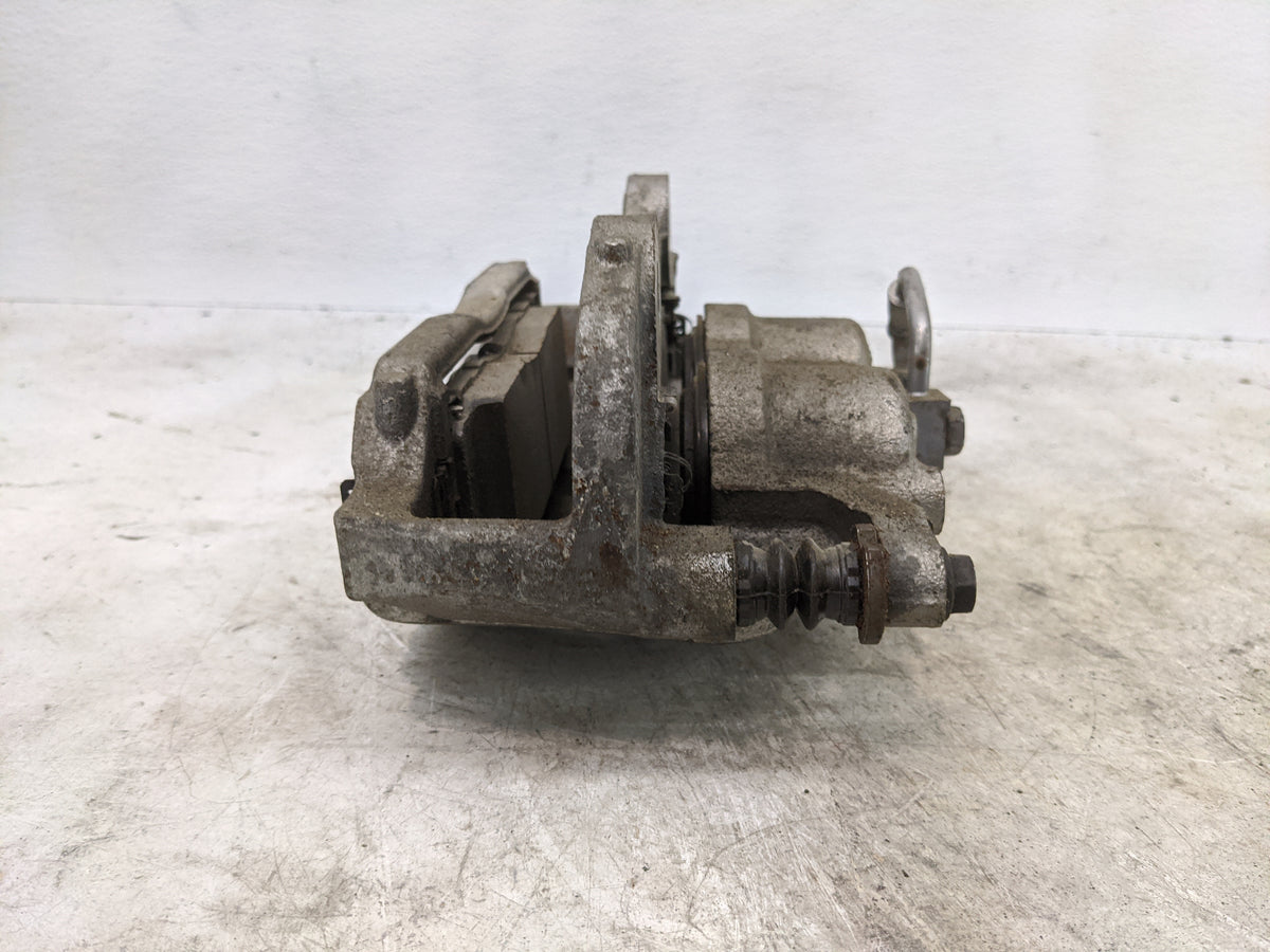 2021 Jeep Wrangler Front Passenger Right Brake Caliper - Oemusedautoparts1.com