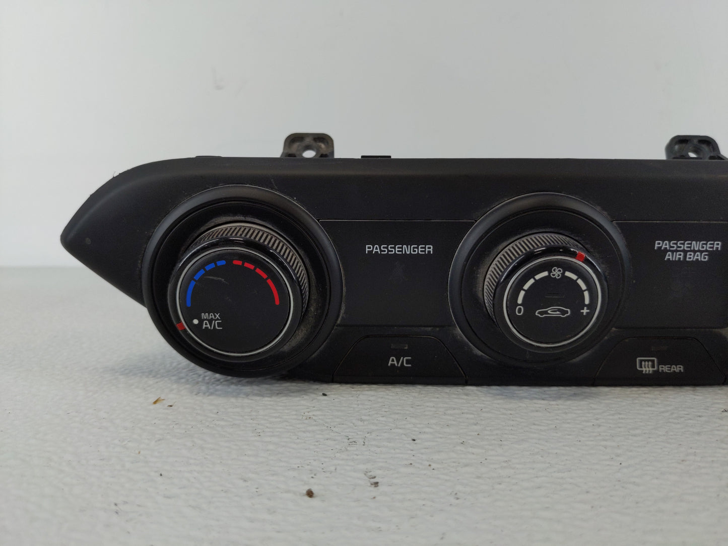 2019-2021 Kia Forte Climate Control Module Temperature AC/Heater Replacement P/N:97250-M613WK Fits Fits 2019 2020 2021 OEM U