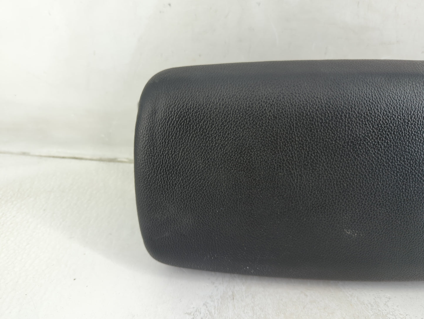 2019-2022 Kia Forte Center Console Armrest Cover Lid P/N:84660M7000 Fits Fits 2019 2020 2021 2022 OEM Used Auto Parts - Oemu