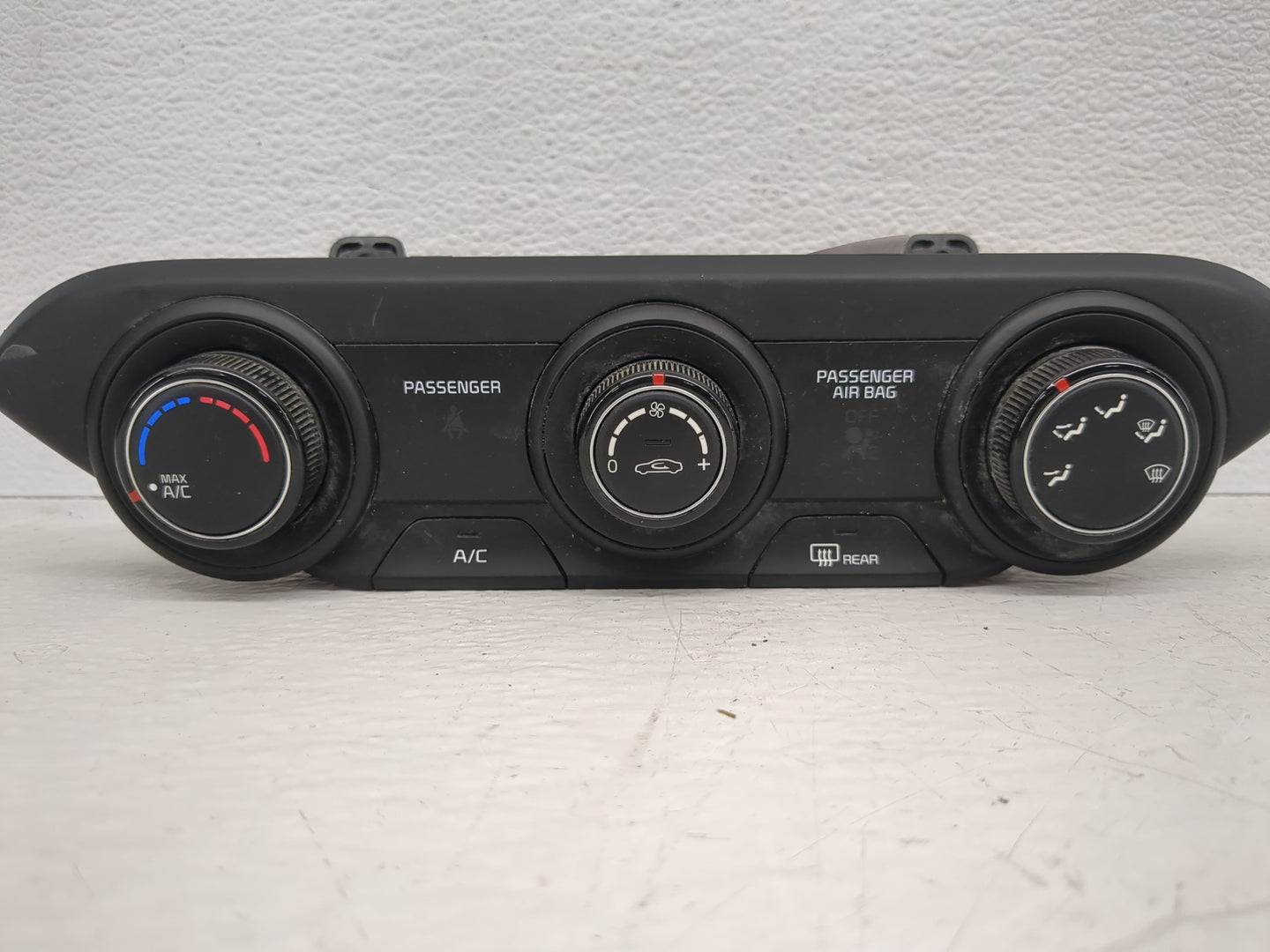 2019-2021 Kia Forte Climate Control Module Temperature AC/Heater Replacement P/N:97250-M6130WK Fits Fits 2019 2020 2021 OEM 
