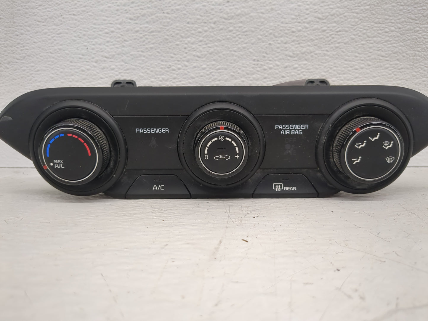 2019-2021 Kia Forte Climate Control Module Temperature AC/Heater Replacement P/N:97250-M6130WK Fits Fits 2019 2020 2021 OEM 