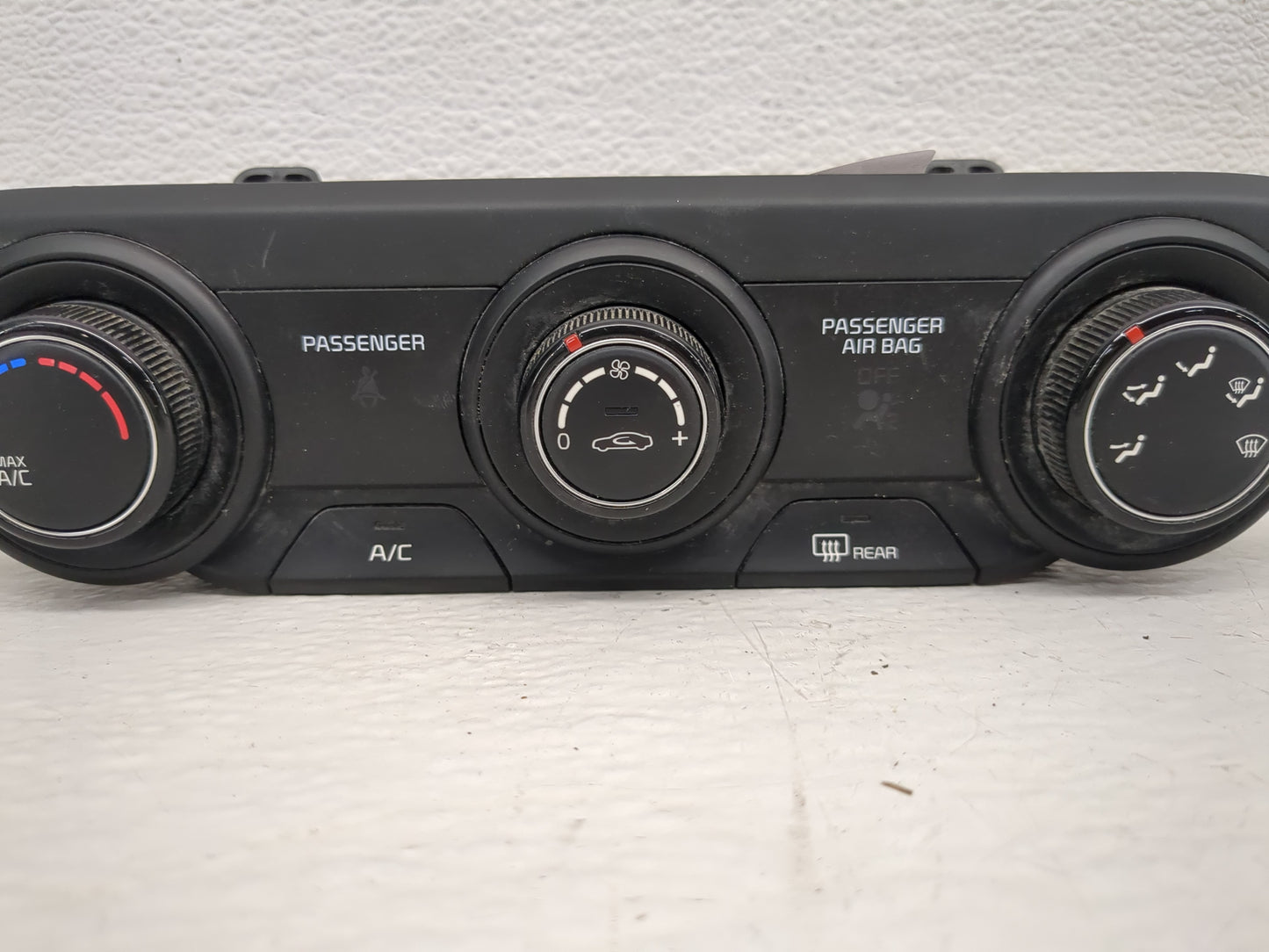 2019-2021 Kia Forte Climate Control Module Temperature AC/Heater Replacement P/N:97250-M6130WK Fits Fits 2019 2020 2021 OEM 