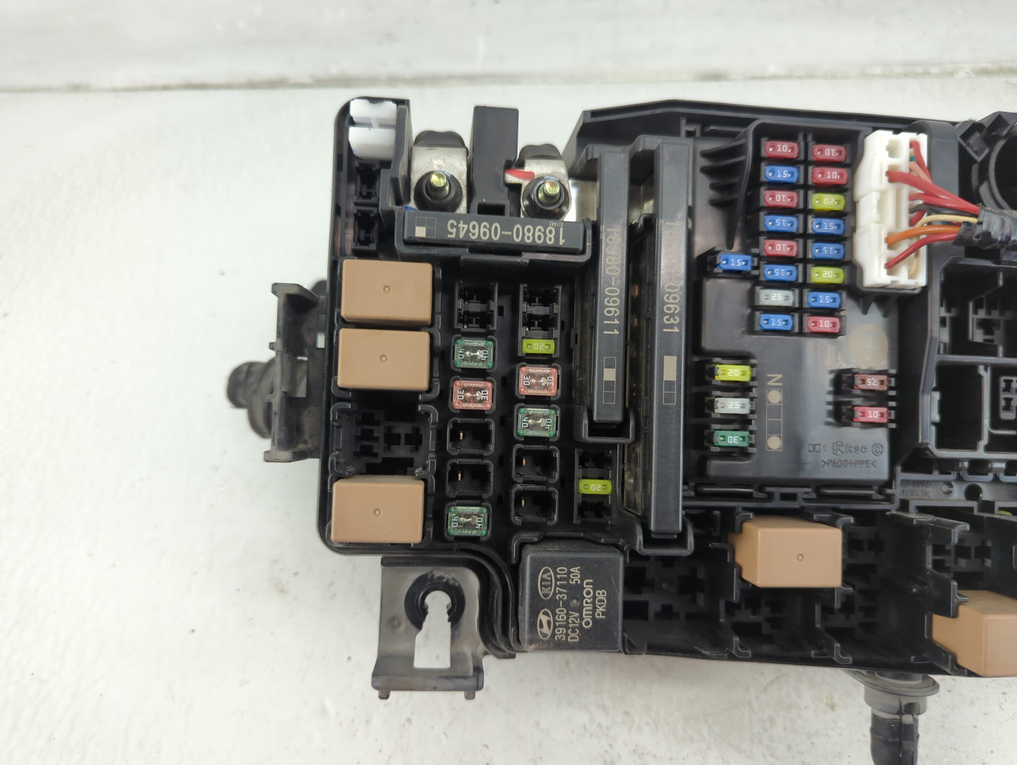 2021 Kia Forte Fusebox Fuse Box Panel Relay Module P/N:91956-M7020 Fits OEM Used Auto Parts - Oemusedautoparts1.com