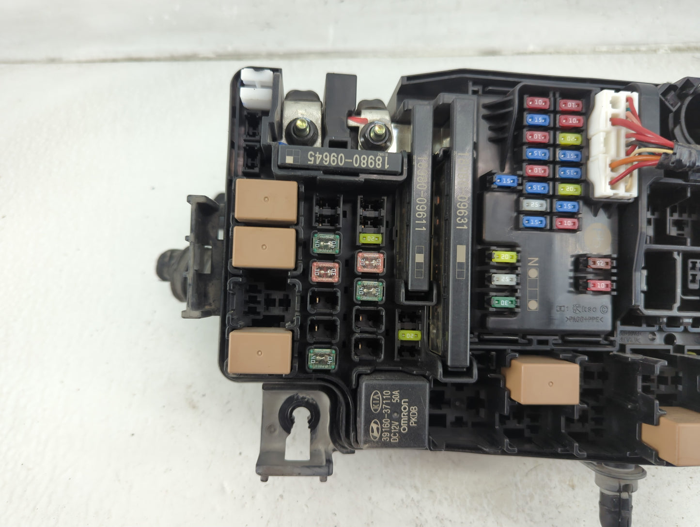 2021 Kia Forte Fusebox Fuse Box Panel Relay Module P/N:91956-M7020 Fits OEM Used Auto Parts - Oemusedautoparts1.com