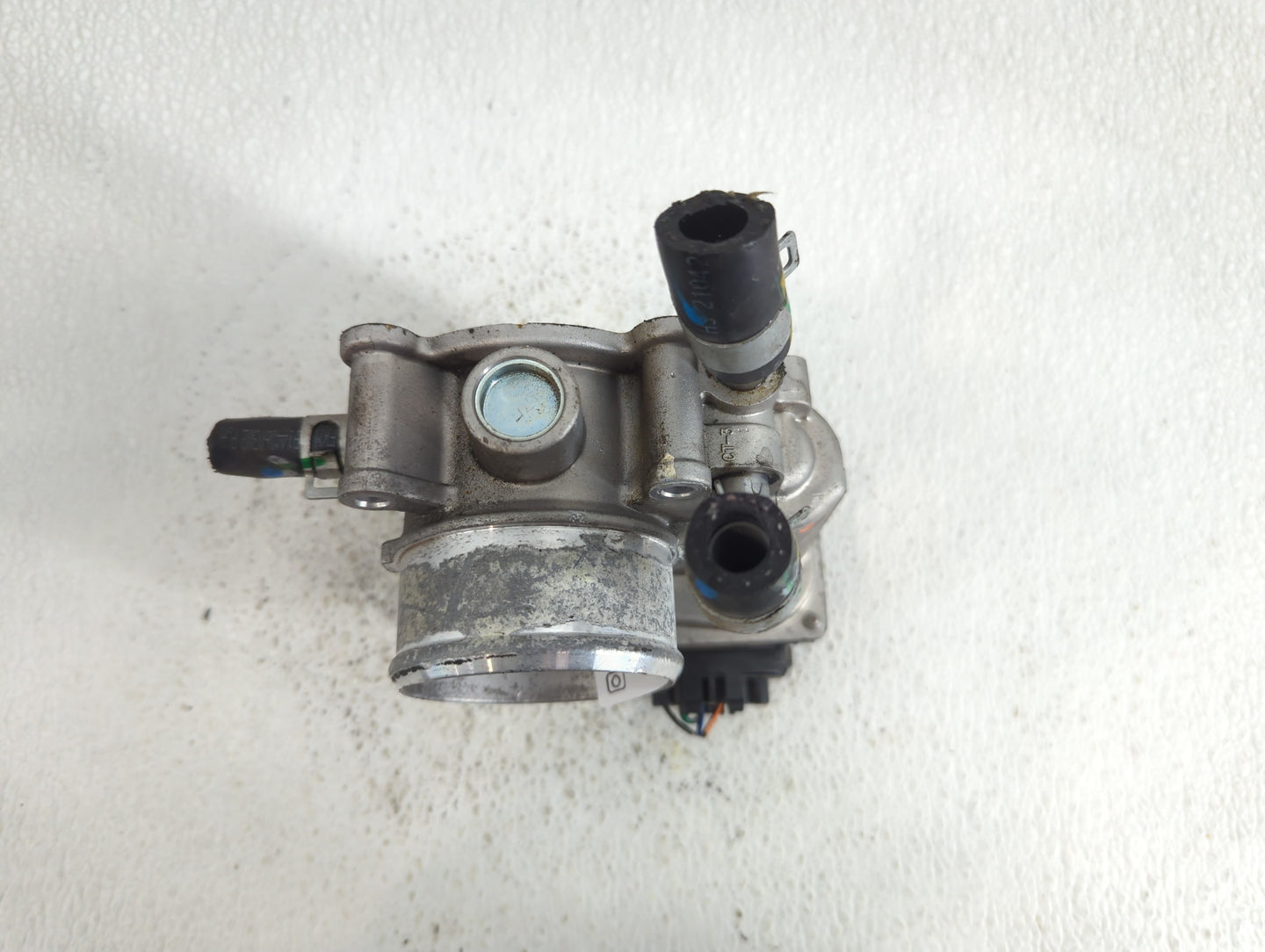 2017-2022 Kia Forte Throttle Body P/N:5833 01E15 35100-2B340 Fits Fits 2015 2016 2017 2018 2019 2020 2021 2022 OEM Used Auto