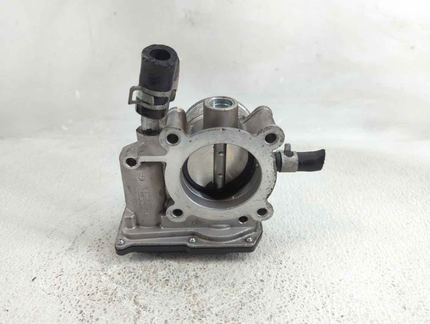 2017-2022 Kia Forte Throttle Body P/N:5833 01E15 35100-2B340 Fits Fits 2015 2016 2017 2018 2019 2020 2021 2022 OEM Used Auto