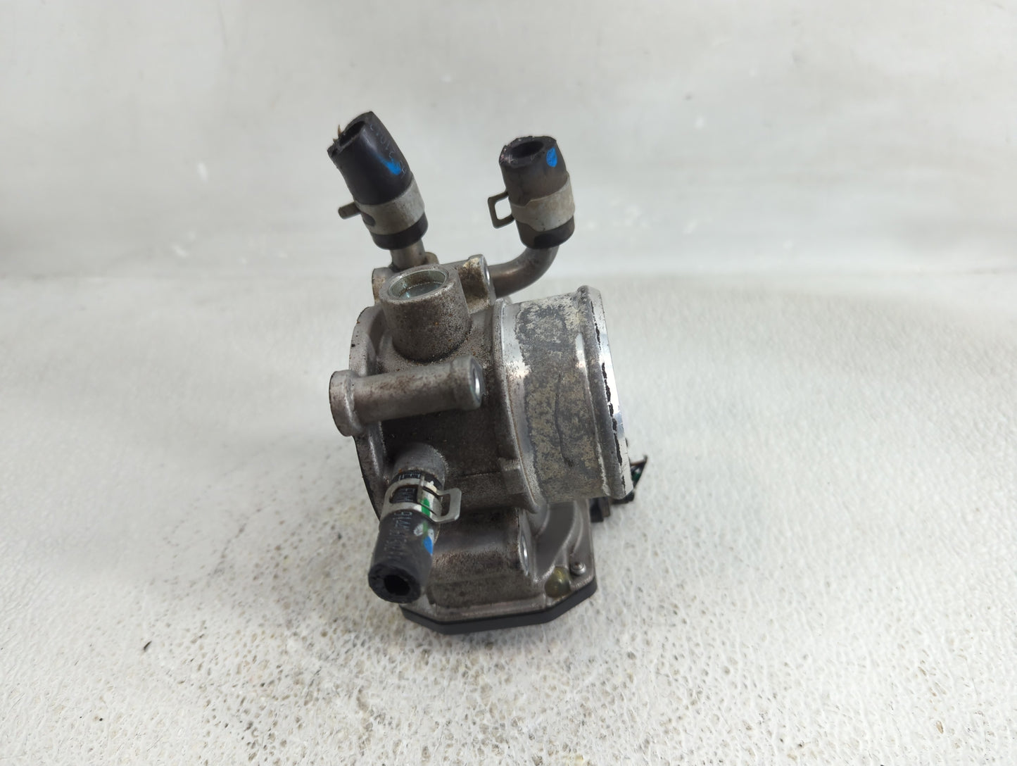 2017-2022 Kia Forte Throttle Body P/N:5833 01E15 35100-2B340 Fits Fits 2015 2016 2017 2018 2019 2020 2021 2022 OEM Used Auto