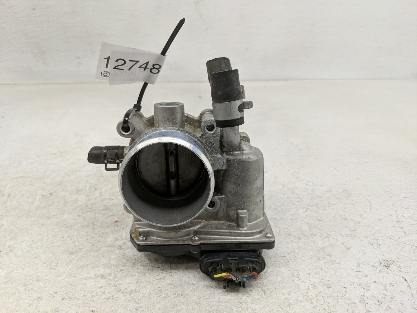 2017-2022 Kia Forte Throttle Body P/N:5833 01E15 35100-2B340 Fits Fits 2015 2016 2017 2018 2019 2020 2021 2022 OEM Used Auto