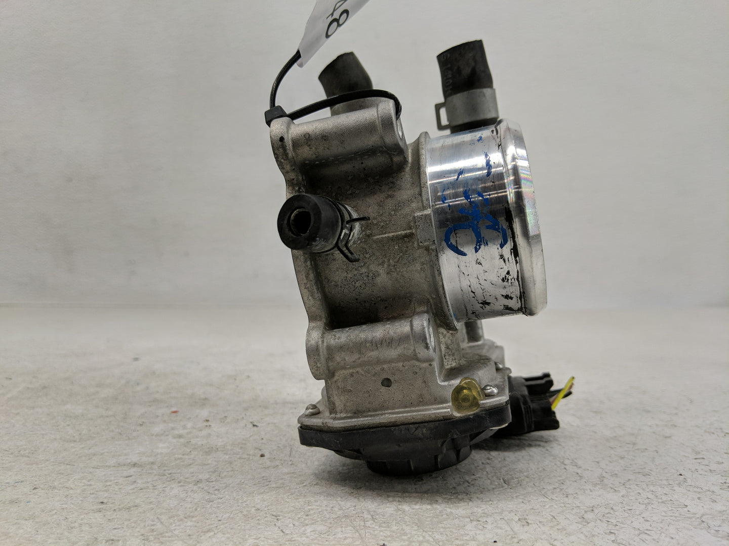 2017-2022 Kia Forte Throttle Body P/N:5833 01E15 35100-2B340 Fits Fits 2015 2016 2017 2018 2019 2020 2021 2022 OEM Used Auto