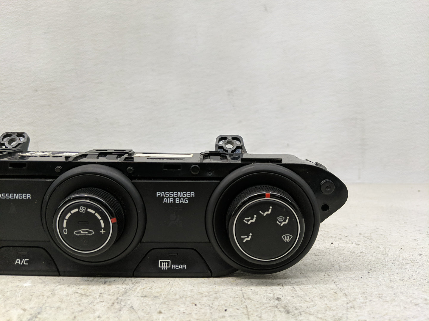 2019-2021 Kia Forte Climate Control Module Temperature AC/Heater Replacement P/N:97250-M6130WK 97250-M6XXX Fits OEM Used Aut