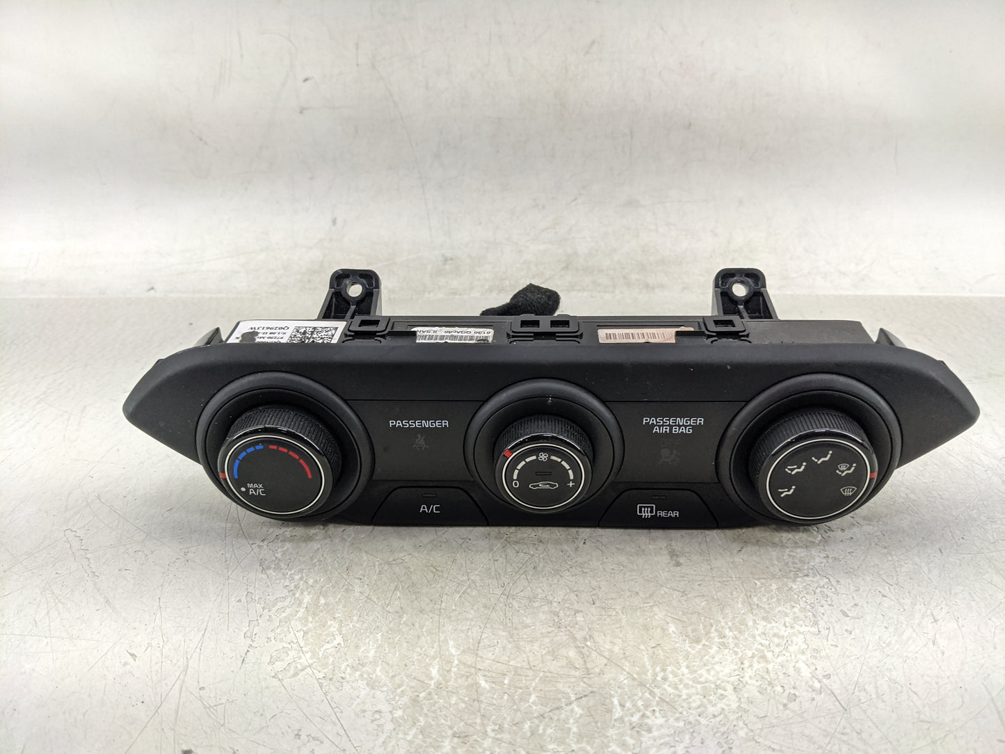 2019-2021 Kia Forte Climate Control Module Temperature AC/Heater Replacement P/N:Q029613W Fits Fits 2019 2020 2021 OEM Used 