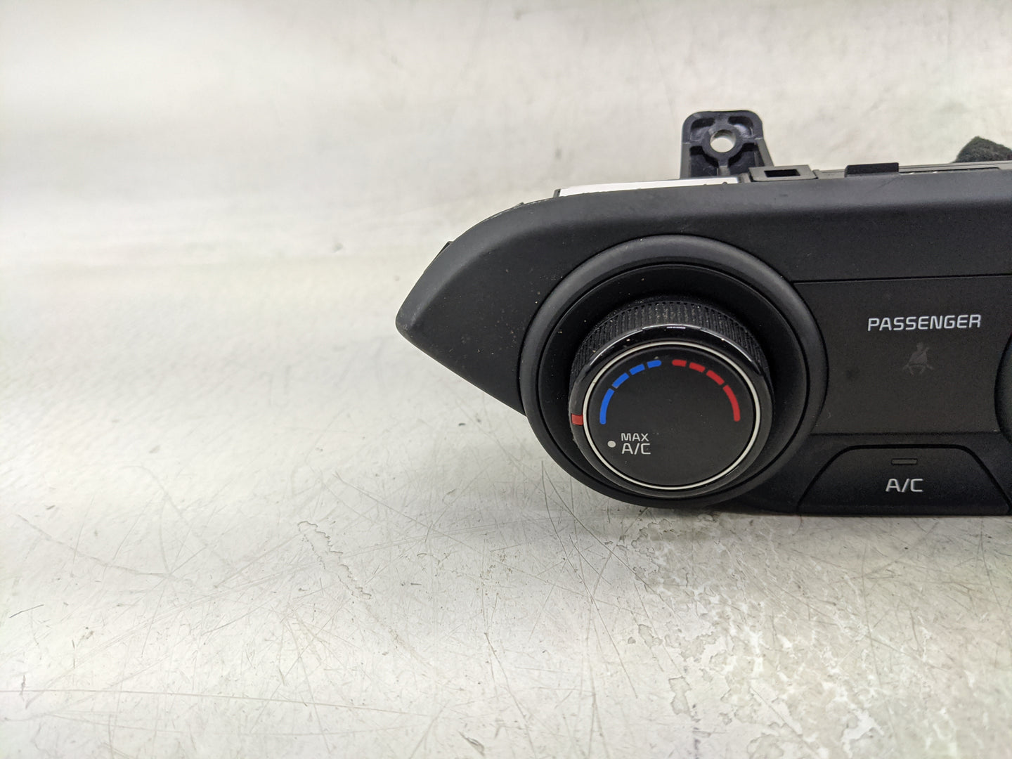 2019-2021 Kia Forte Climate Control Module Temperature AC/Heater Replacement P/N:Q029613W Fits Fits 2019 2020 2021 OEM Used 