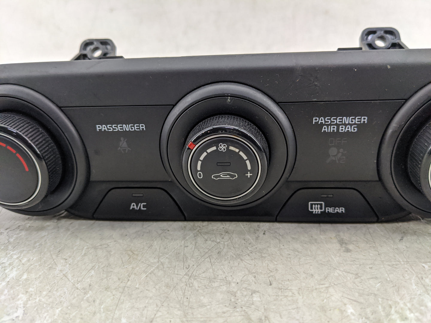 2019-2021 Kia Forte Climate Control Module Temperature AC/Heater Replacement P/N:Q029613W Fits Fits 2019 2020 2021 OEM Used 
