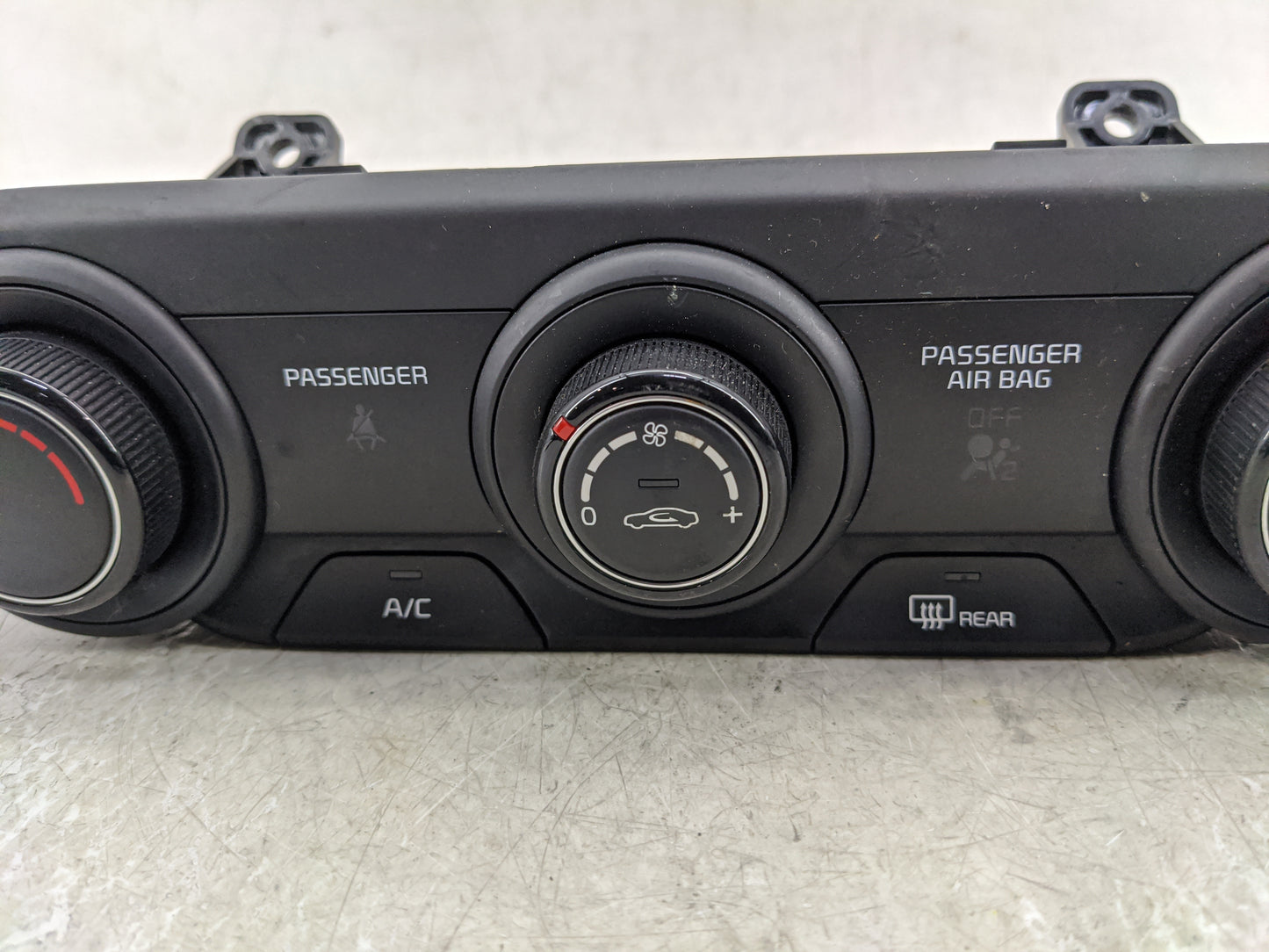 2019-2021 Kia Forte Climate Control Module Temperature AC/Heater Replacement P/N:Q029613W Fits Fits 2019 2020 2021 OEM Used 