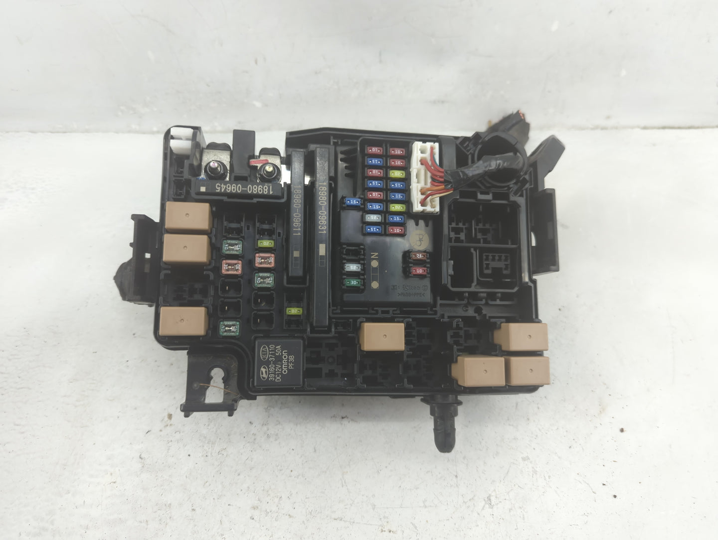 2021 Kia Forte Fusebox Fuse Box Panel Relay Module P/N:91956-M7020 Fits OEM Used Auto Parts - Oemusedautoparts1.com