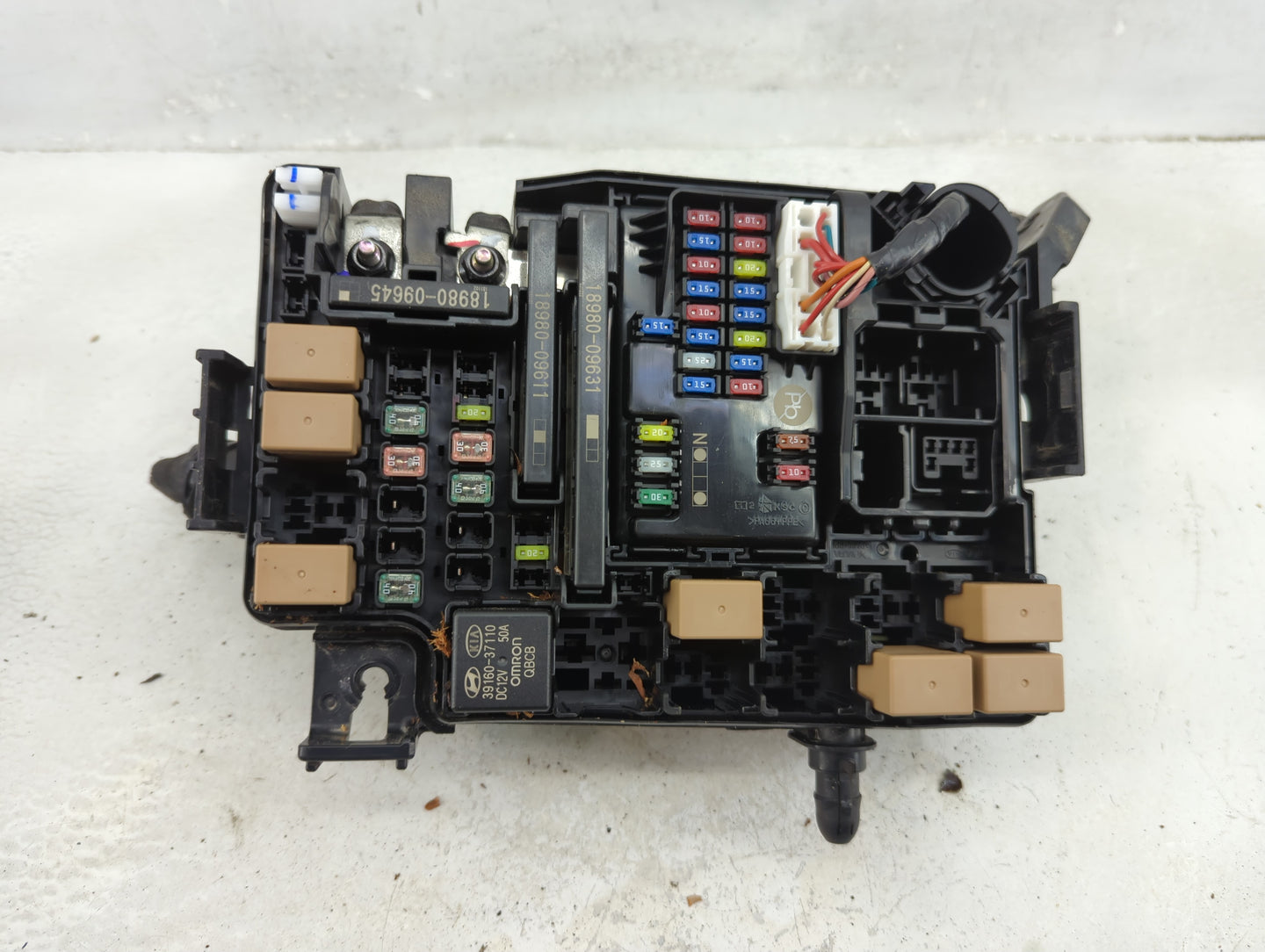 2021 Kia Forte Fusebox Fuse Box Panel Relay Module P/N:91956-M7020 Fits OEM Used Auto Parts - Oemusedautoparts1.com