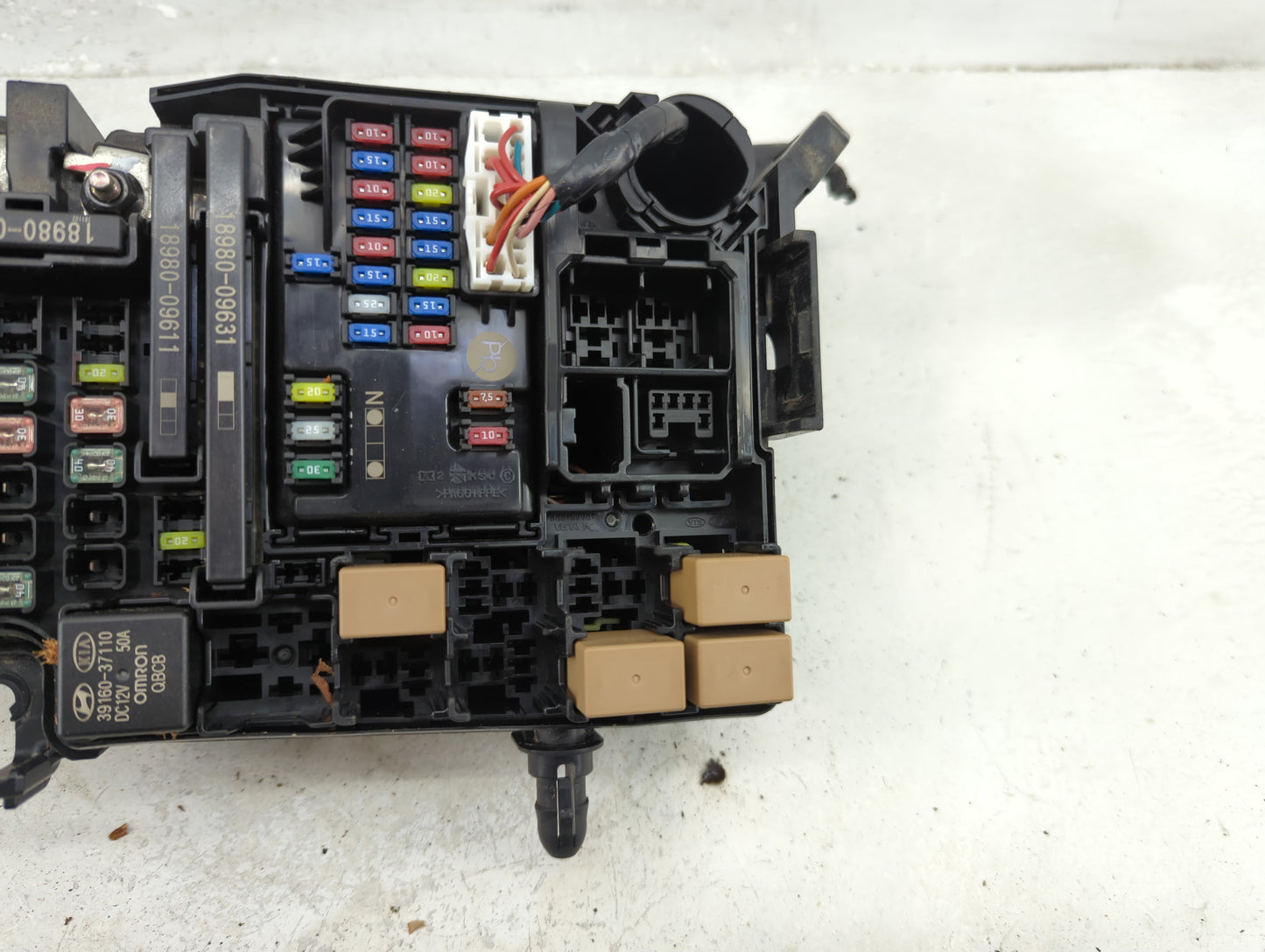2021 Kia Forte Fusebox Fuse Box Panel Relay Module P/N:91956-M7020 Fits OEM Used Auto Parts - Oemusedautoparts1.com