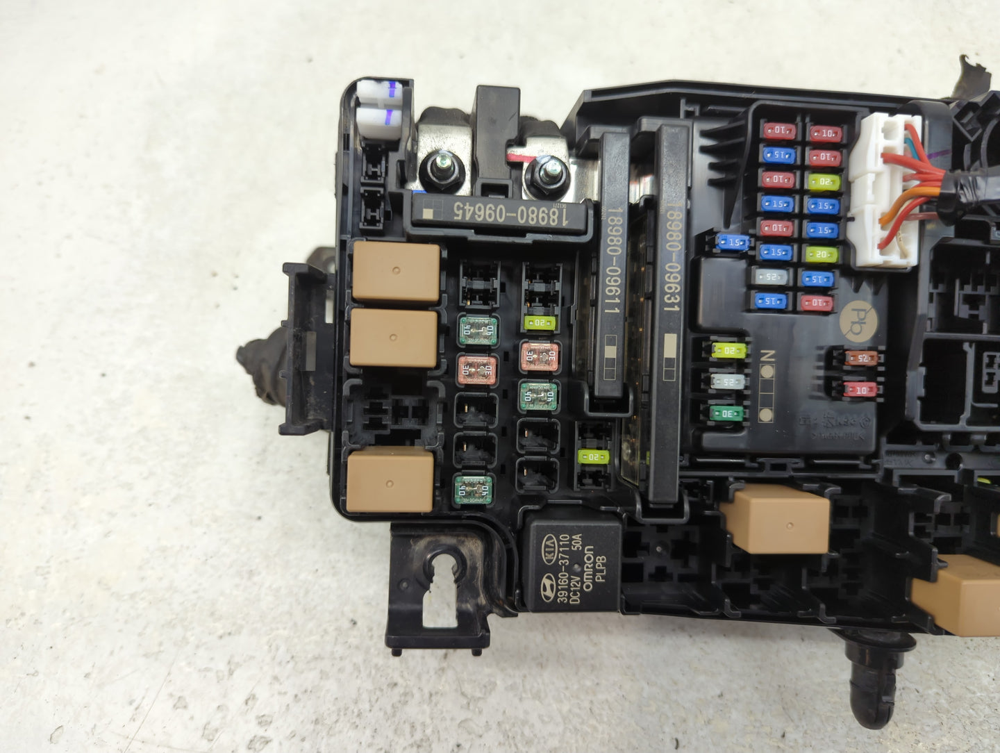 2021 Kia Forte Fusebox Fuse Box Panel Relay Module P/N:91956-M7020 Fits OEM Used Auto Parts - Oemusedautoparts1.com
