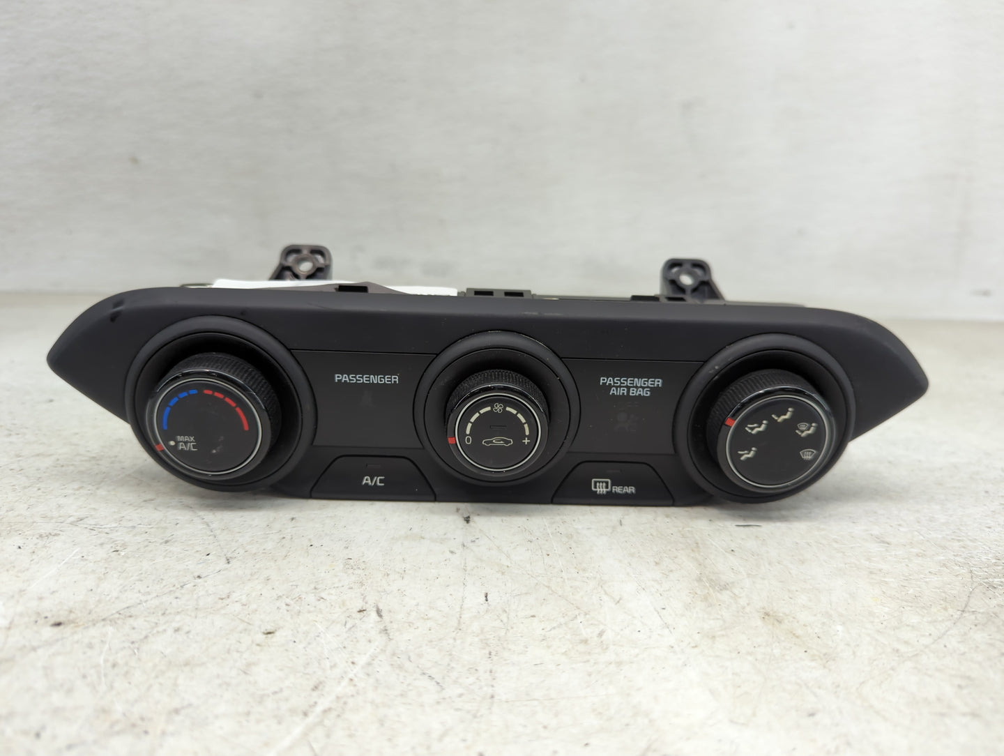 2019-2021 Kia Forte Climate Control Module Temperature AC/Heater Replacement P/N:97250-M6130WK Fits Fits 2019 2020 2021 OEM 