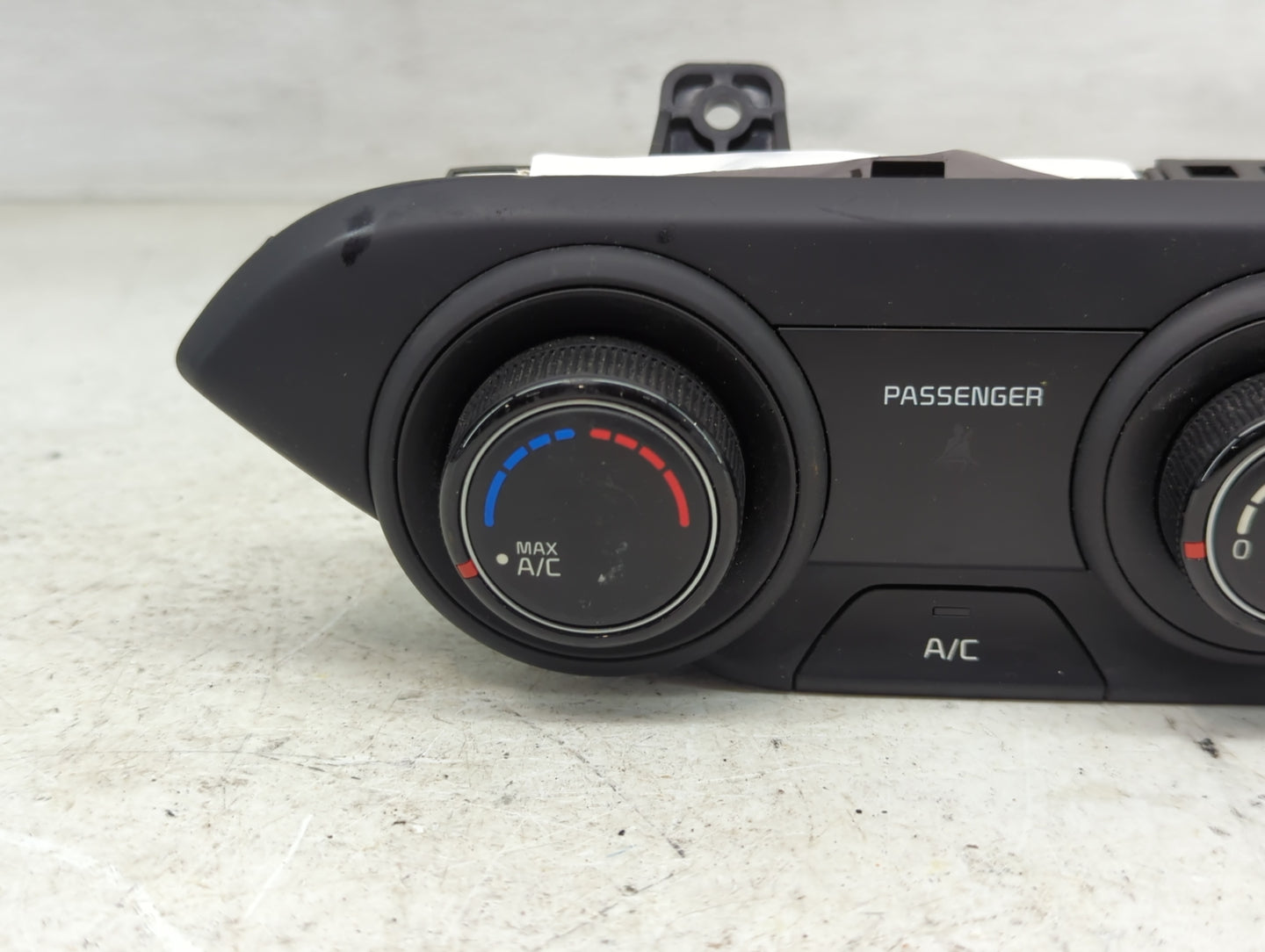 2019-2021 Kia Forte Climate Control Module Temperature AC/Heater Replacement P/N:97250-M6130WK Fits Fits 2019 2020 2021 OEM 