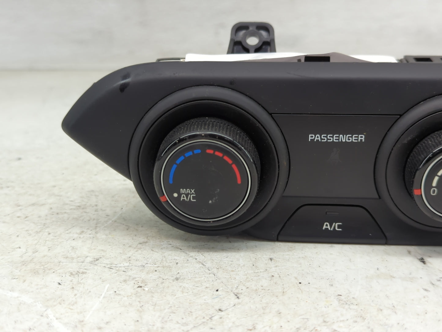 2019-2021 Kia Forte Climate Control Module Temperature AC/Heater Replacement P/N:97250-M6130WK Fits Fits 2019 2020 2021 OEM 