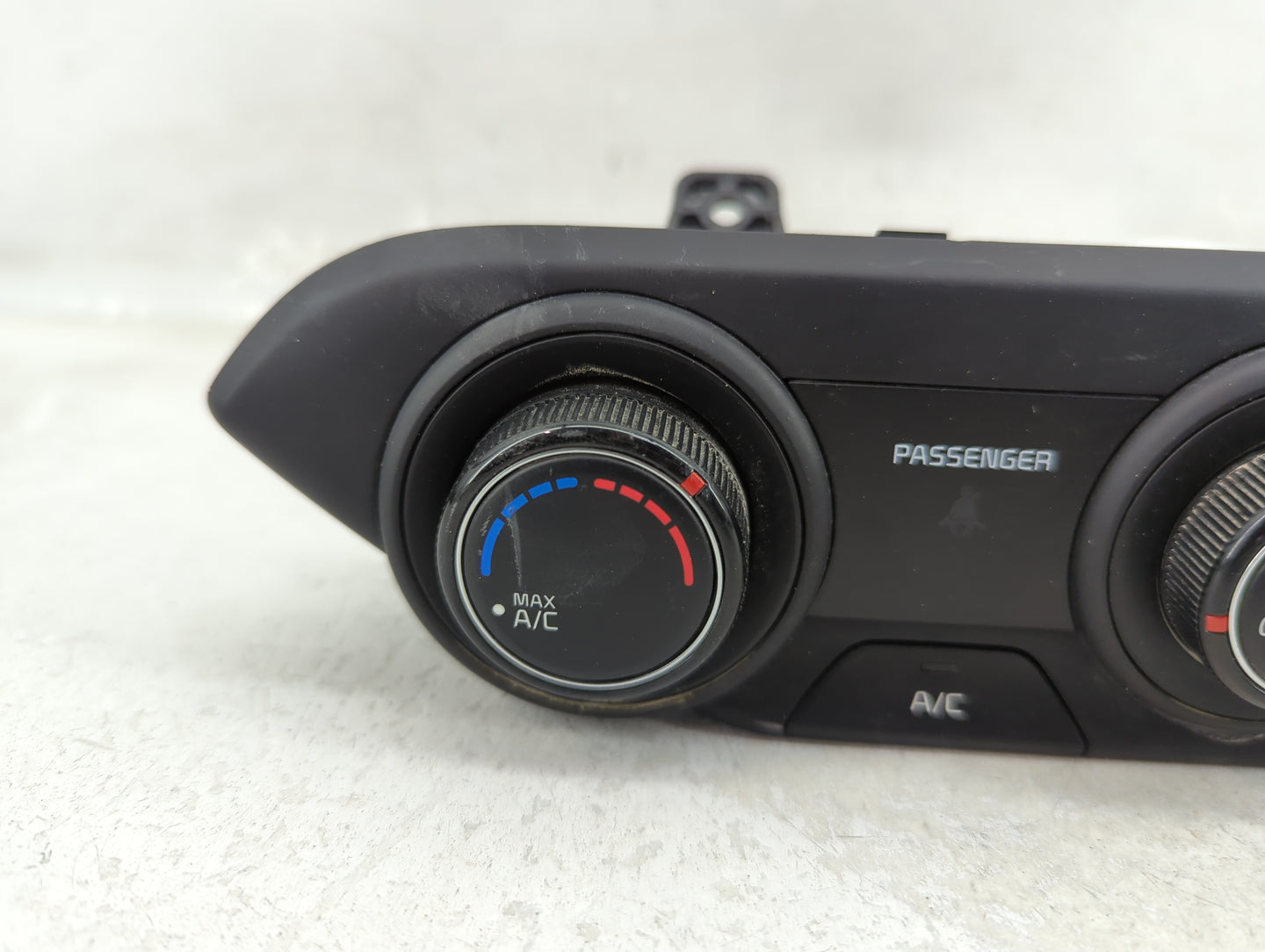 2019-2021 Kia Forte Climate Control Module Temperature AC/Heater Replacement P/N:97250-M6130WK Fits Fits 2019 2020 2021 OEM 
