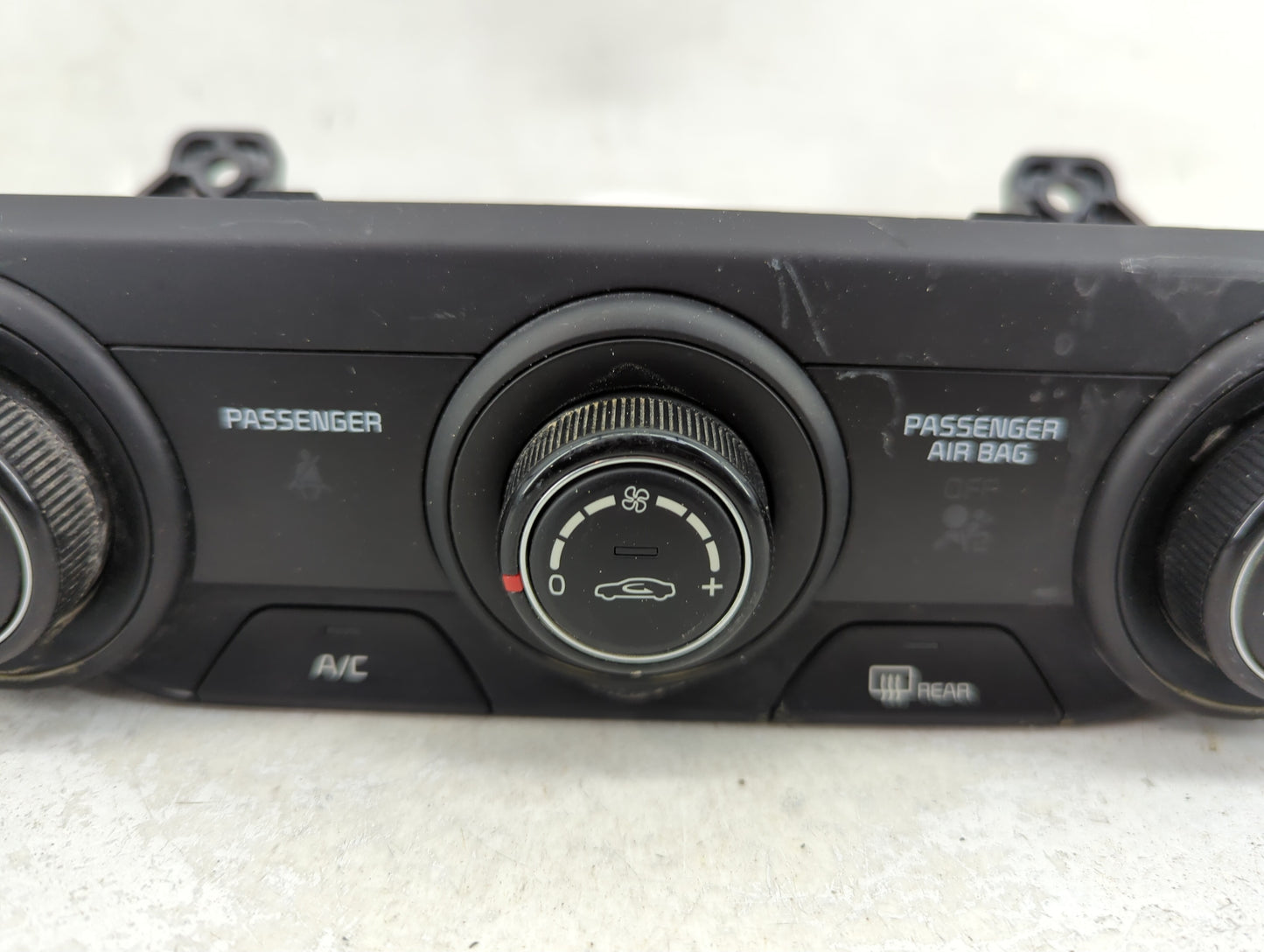 2019-2021 Kia Forte Climate Control Module Temperature AC/Heater Replacement P/N:97250-M6130WK Fits Fits 2019 2020 2021 OEM 