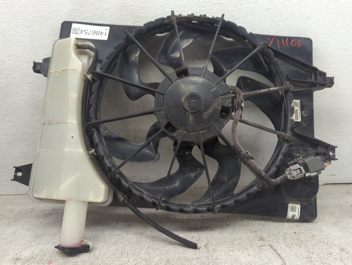 2019-2022 Kia Forte Electric Radiator Cooling Fan Motor Assembly P/N:25380M6000 25304M7000 Fits Fits 2019 2020 2021 2022 OEM