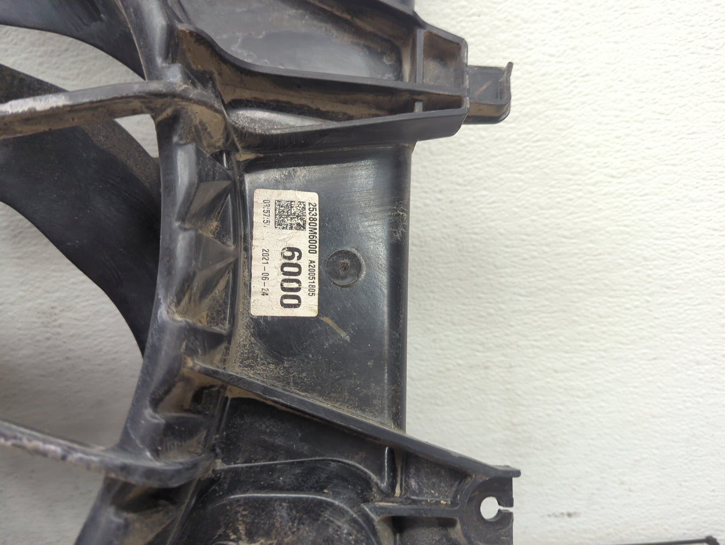 2019-2022 Kia Forte Electric Radiator Cooling Fan Motor Assembly P/N:25380M6000 25304M7000 Fits Fits 2019 2020 2021 2022 OEM
