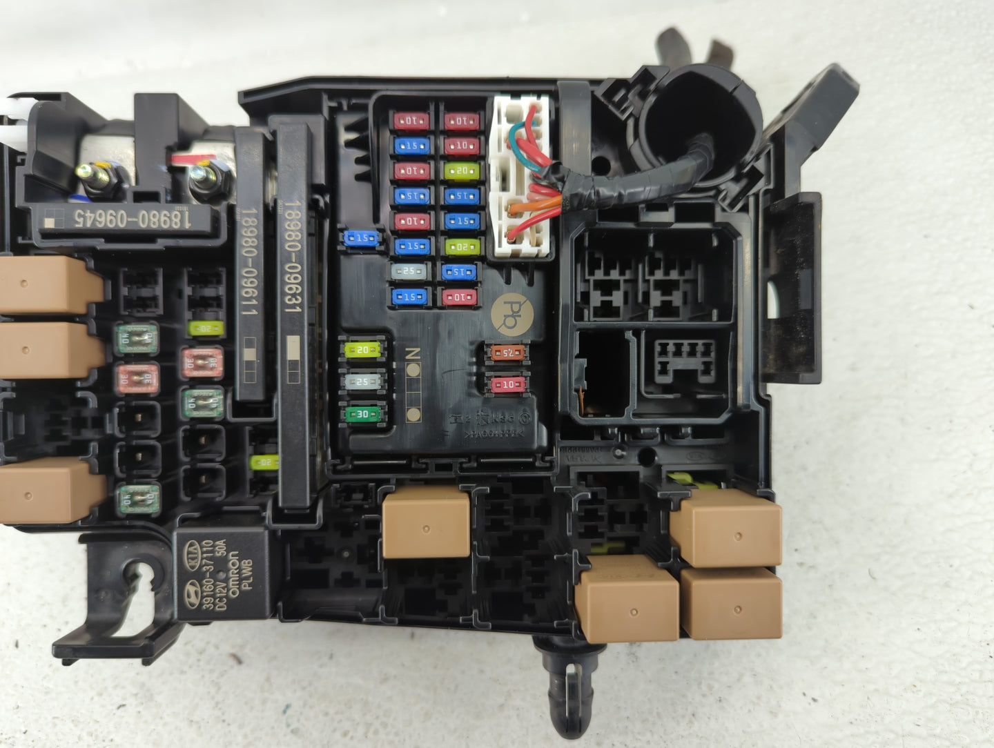 2021 Kia Forte Fusebox Fuse Box Panel Relay Module P/N:91956-M7020 Fits OEM Used Auto Parts - Oemusedautoparts1.com