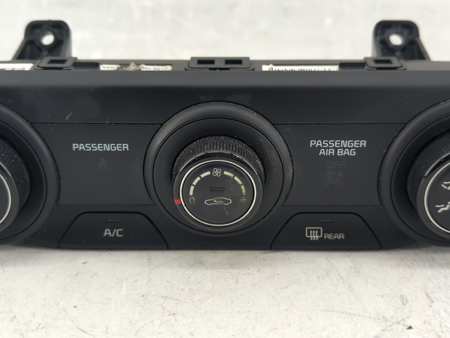 2019-2021 Kia Forte Climate Control Module Temperature AC/Heater Replacement P/N:97250-M6130GBU Fits Fits 2019 2020 2021 OEM