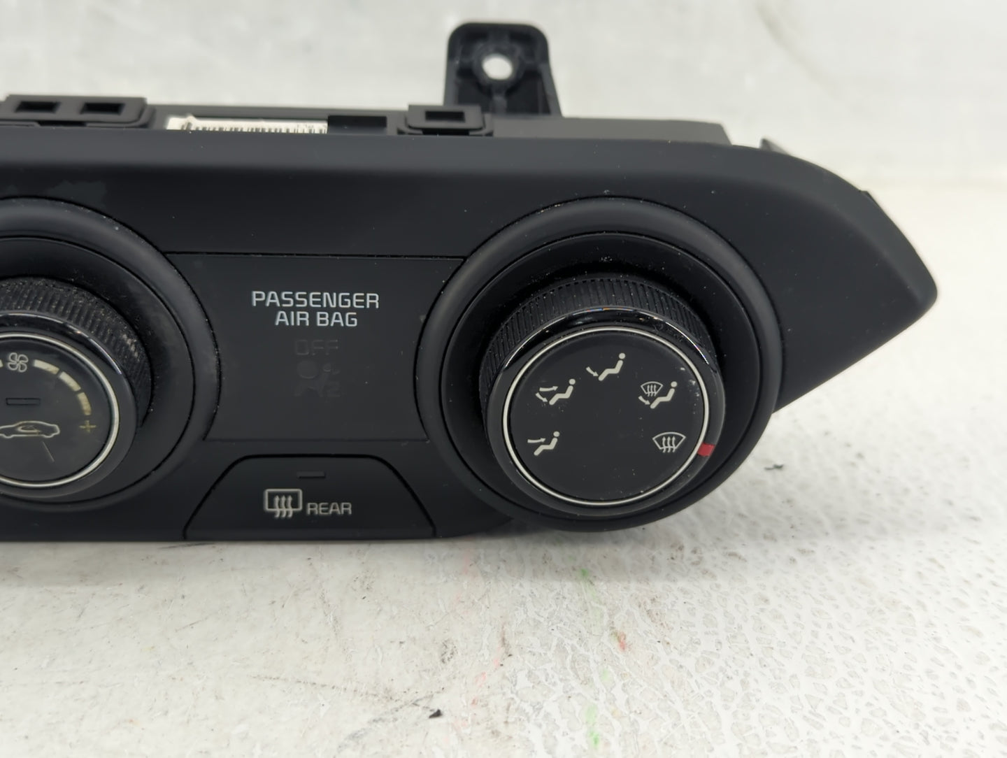 2019-2021 Kia Forte Climate Control Module Temperature AC/Heater Replacement P/N:97250-M6130GBU Fits Fits 2019 2020 2021 OEM