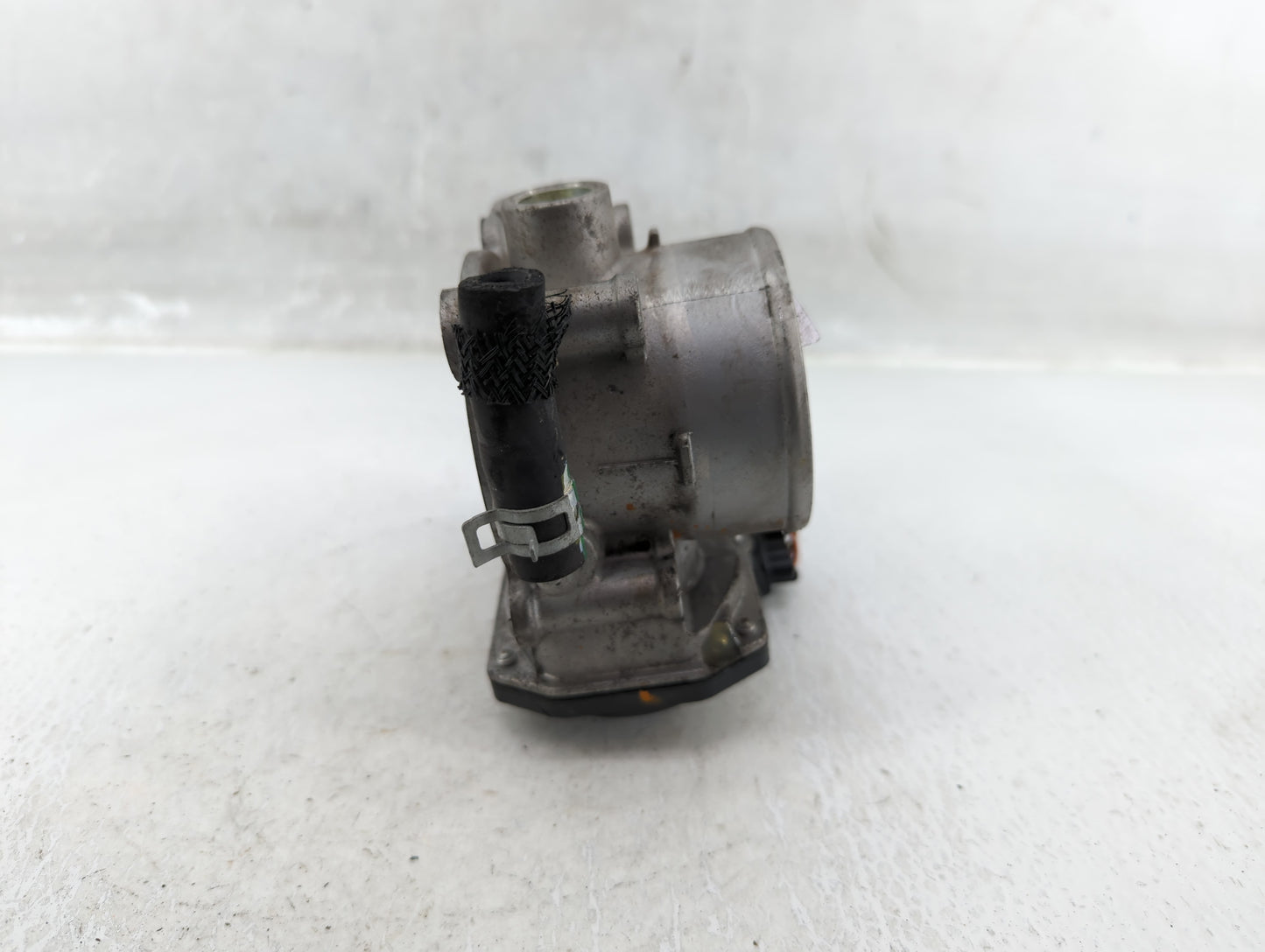 2020-2022 Kia Forte Throttle Body P/N:6100 12D16 E1944 35100-2E710 Fits Fits 2020 2021 2022 OEM Used Auto Parts - Oemusedaut