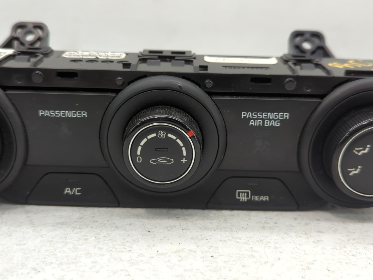 2019-2021 Kia Forte Climate Control Module Temperature AC/Heater Replacement P/N:97250-M6130GB Fits Fits 2019 2020 2021 OEM 