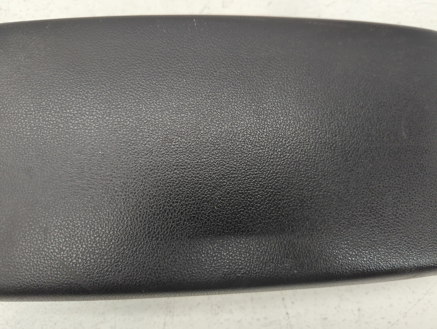 2019-2022 Kia Forte Center Console Armrest Cover Lid P/N:SH190123 Fits Fits 2019 2020 2021 2022 OEM Used Auto Parts - Oemuse