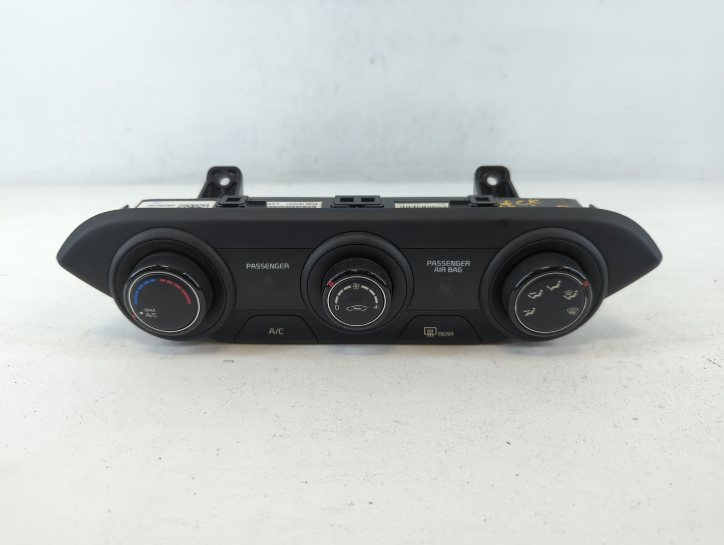 2019-2021 Kia Forte Climate Control Module Temperature AC/Heater Replacement P/N:97250-M6130GBU Fits Fits 2019 2020 2021 OEM