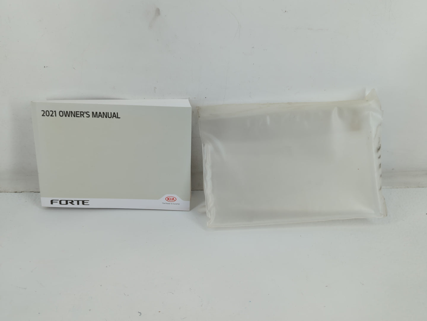2021 Kia Forte Owners Manual Book Guide P/N:DLS4-EU06A OEM Used Auto Parts - Oemusedautoparts1.com