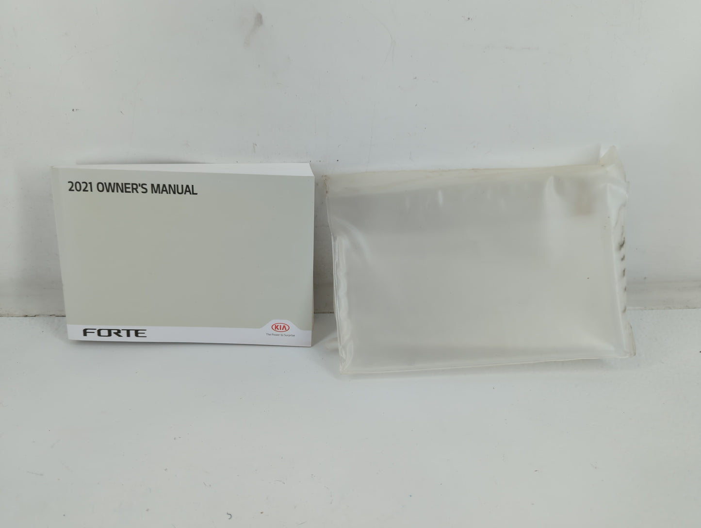 2021 Kia Forte Owners Manual Book Guide P/N:DLS4-EU06A OEM Used Auto Parts - Oemusedautoparts1.com