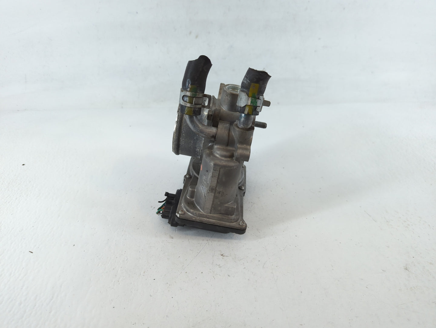 2017-2022 Kia Forte Throttle Body P/N:35100-22340 Fits Fits 2015 2016 2017 2018 2019 2020 2021 2022 OEM Used Auto Parts - Oe