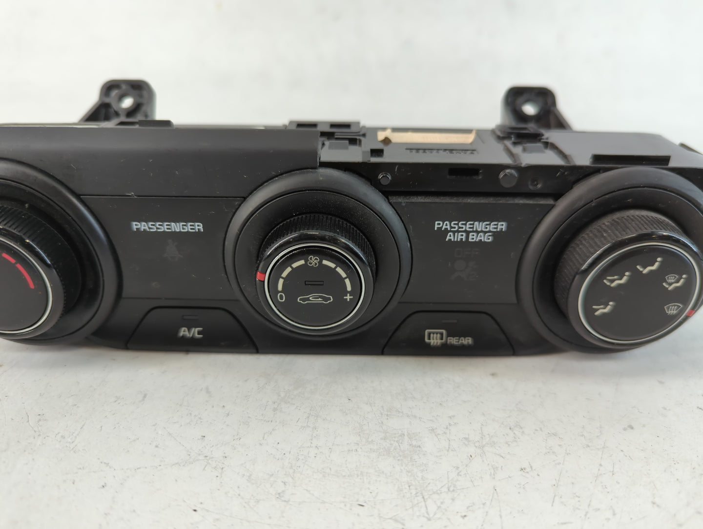 2019-2021 Kia Forte Climate Control Module Temperature AC/Heater Replacement P/N:97259-M6130WK Fits Fits 2019 2020 2021 OEM 