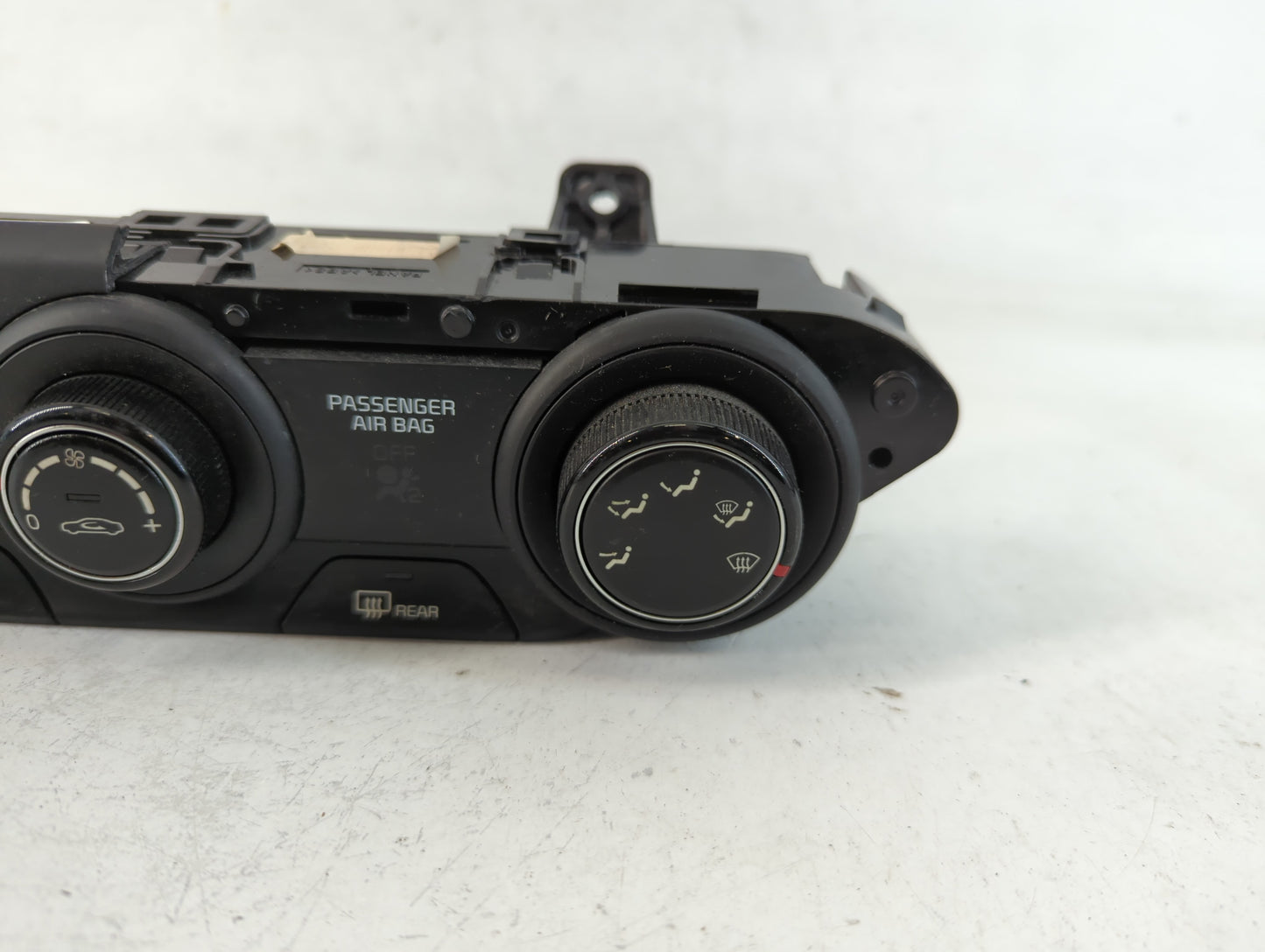 2019-2021 Kia Forte Climate Control Module Temperature AC/Heater Replacement P/N:97259-M6130WK Fits Fits 2019 2020 2021 OEM 