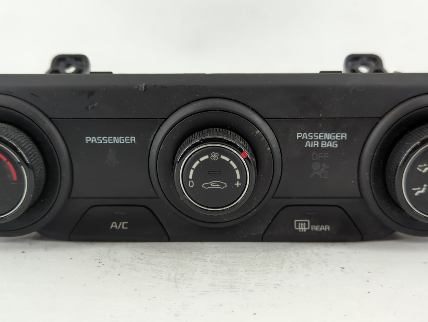 2019-2021 Kia Forte Climate Control Module Temperature AC/Heater Replacement P/N:97250-M6130GBU Fits Fits 2019 2020 2021 OEM